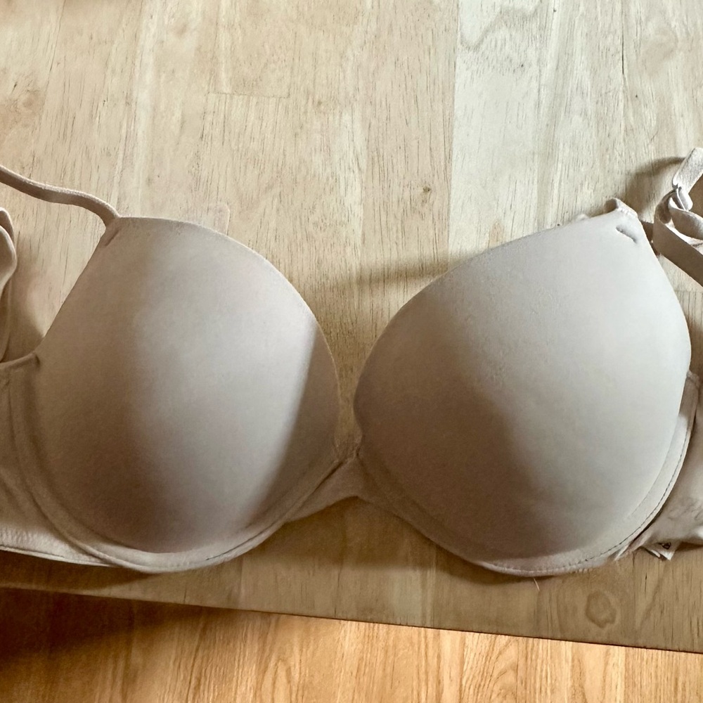 Victoria’s Secret Pink Wear Everywhere Super Push Up bra 36B